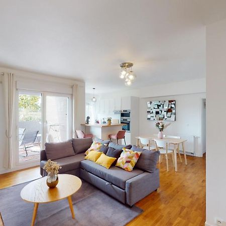Apartmán Live Like A Local Stylish 2Br With Balcony & Parking Saint-Denis  Exteriér fotografie